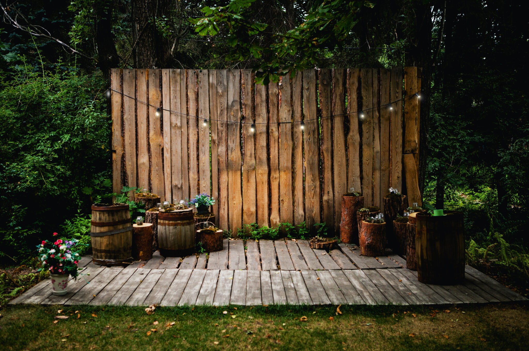 23. Wooden Garden Wall  2048x1359 