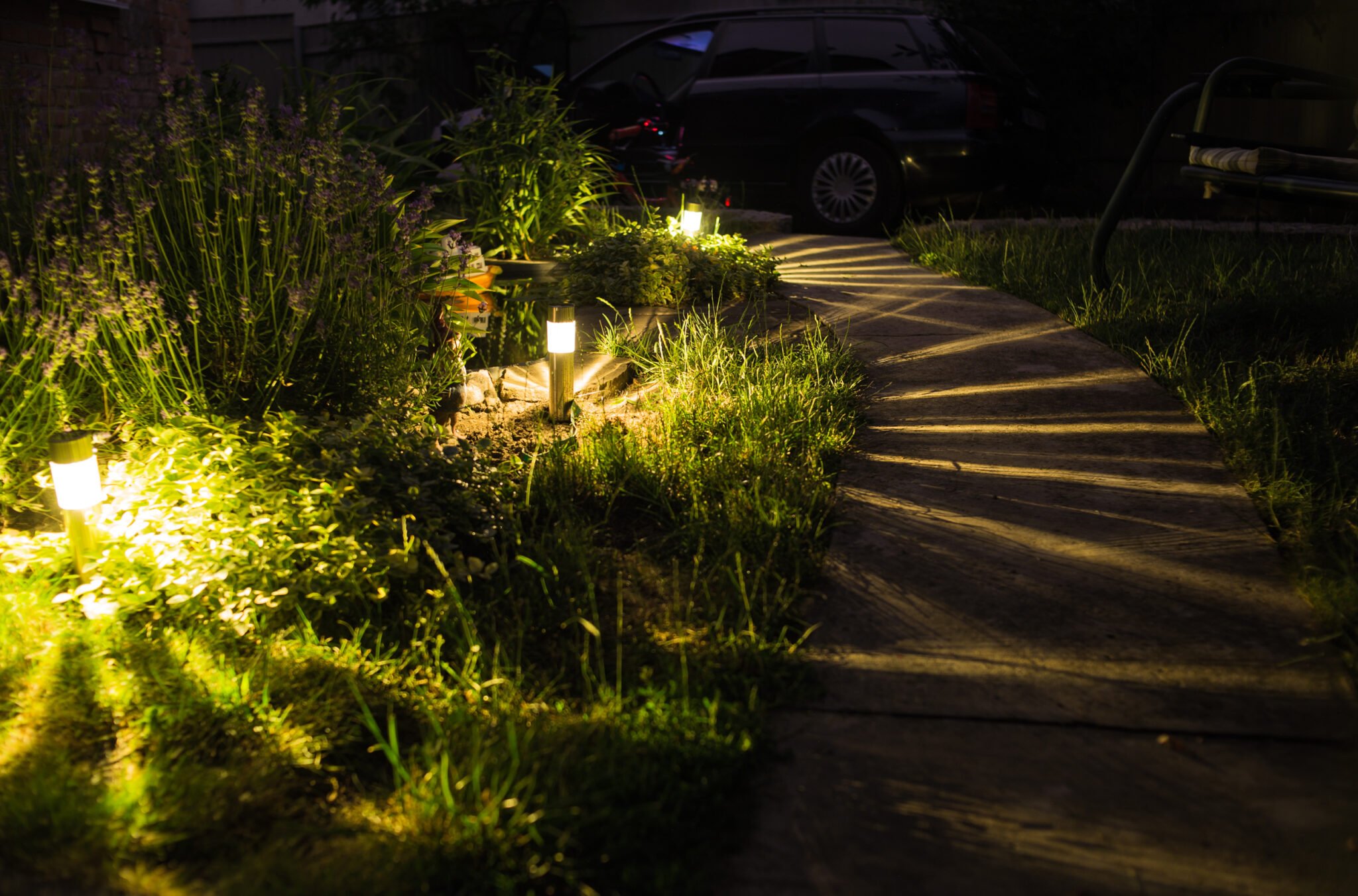 4. Outdoor Garden Lighting 2048x1352 