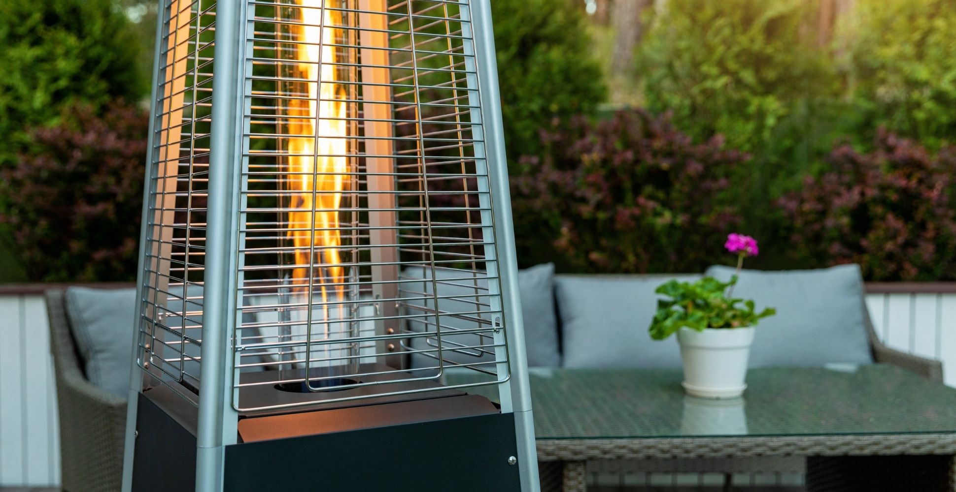 5 Best Gas Patio Heaters UK (2021 Review)